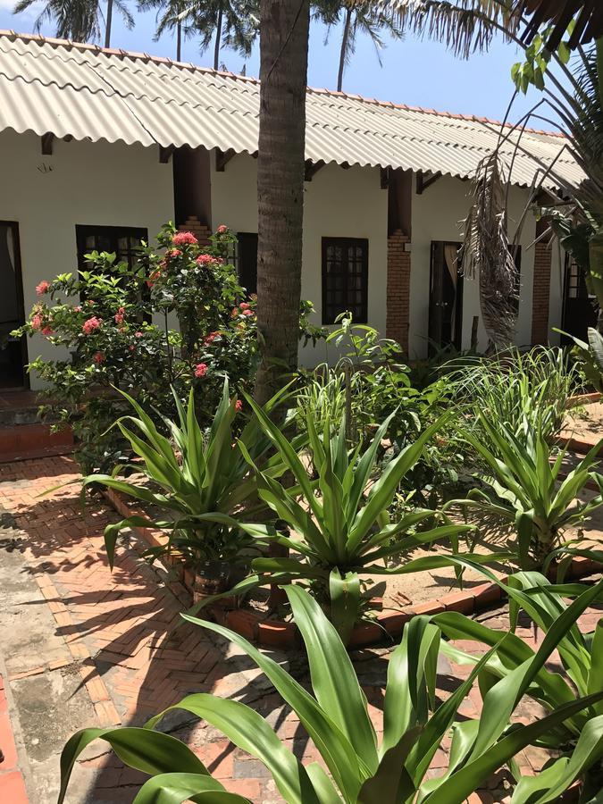 Bien Dua Backpacker Hotel Phan Thiet Exterior photo